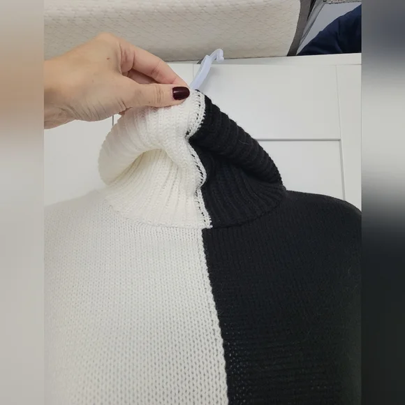 NWOT Split Monochrome Black & White Turtleneck Sweater Dress - Picture 9 of 12